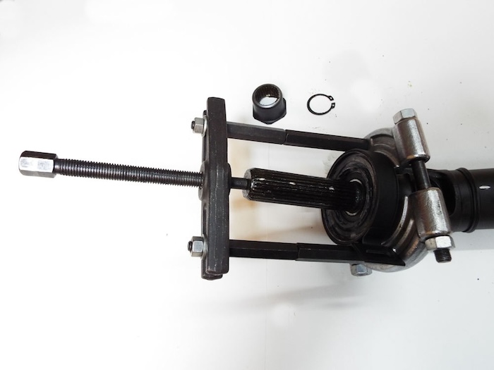 puller is mounted on the driveshaft